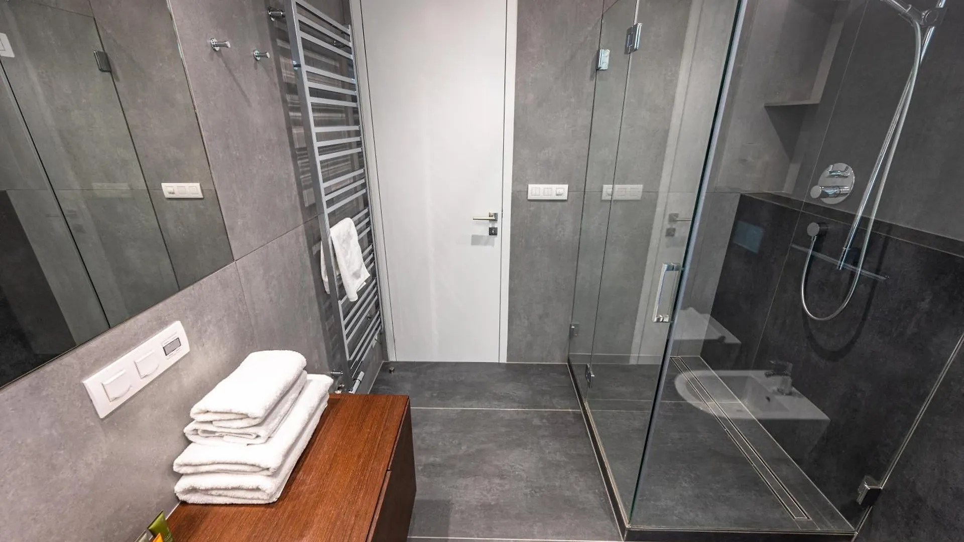 Wishlist Prague Residences - Karlin Free Parking 0*,