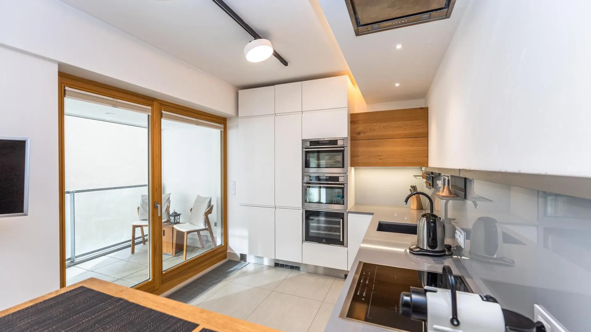 Wishlist Prague Residences - Karlin Free Parking 0*,