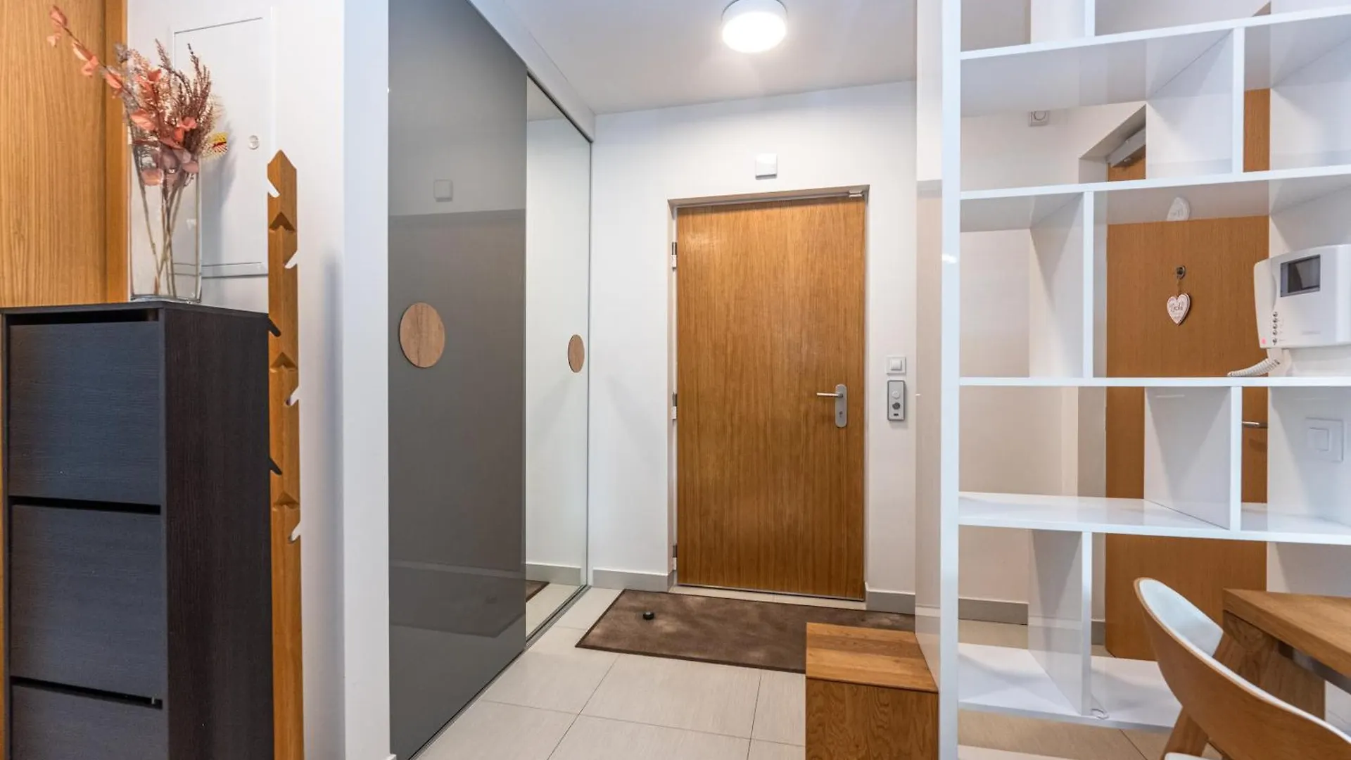 Wishlist Prague Residences - Karlin Free Parking 0*,