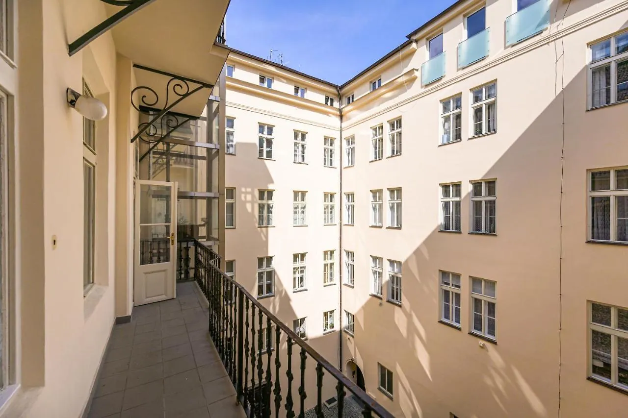Wishlist Prague Residences - Karlin Free Parking 0*,